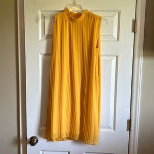 Yellow gold pleated dress